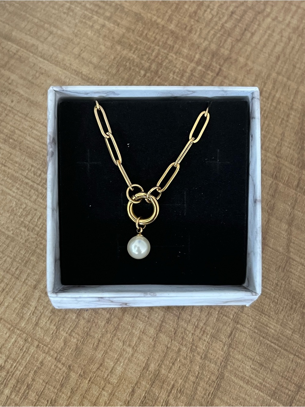 Gold Link Necklace with Single Pearl Pendant